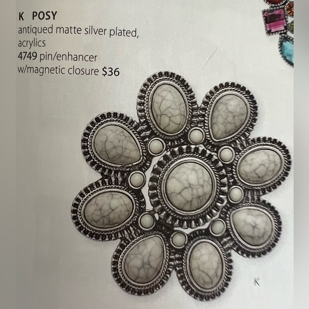 Premier Designs POSY Faux Howlite Floral Stone Enhancer NWOT With FLAW #500 - Picture 6 of 6